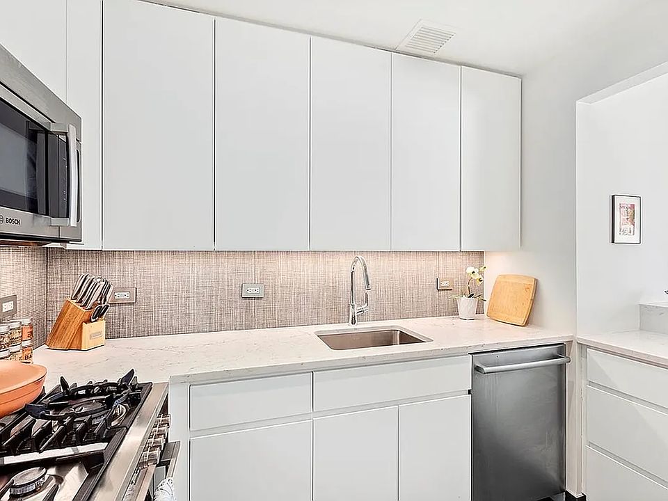 1st image of 305 E 63rd St APT 9F