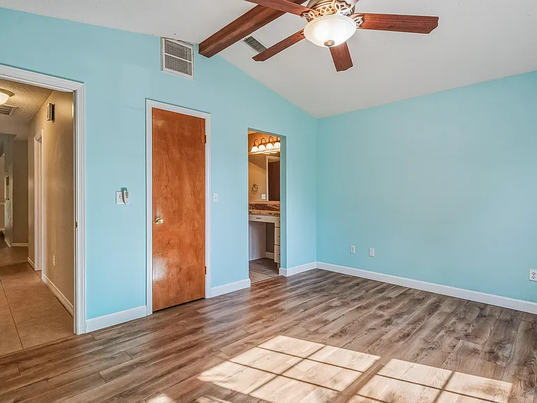 206 Esmond Ct — Photo 31