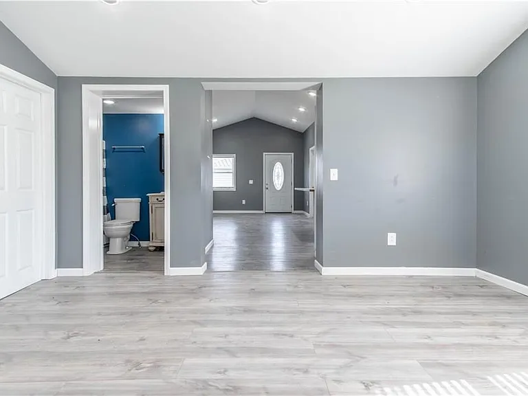 14530 Dodge Ave — Photo 19