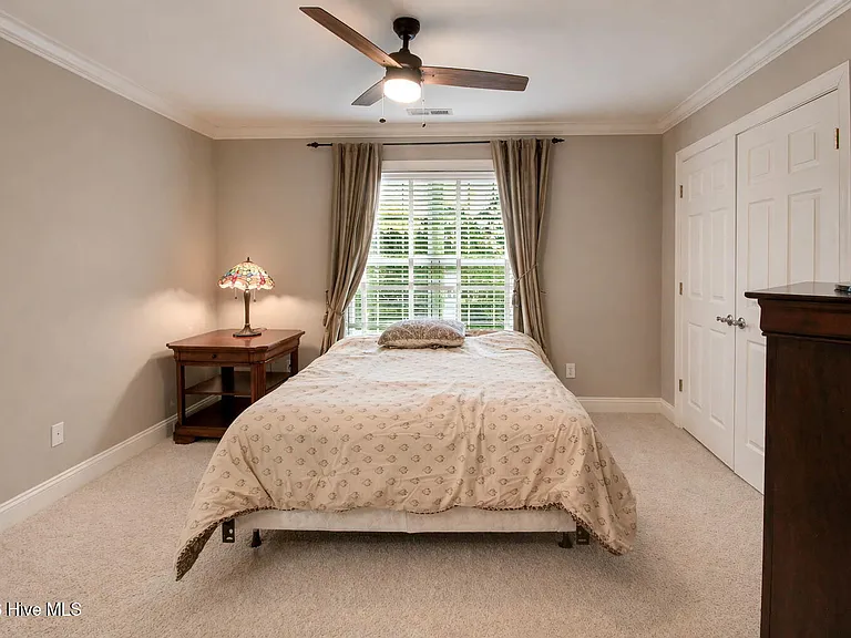 305 Holly Ln — Photo 45
