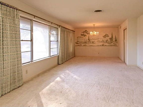 2nd image of 605 Antler Dr