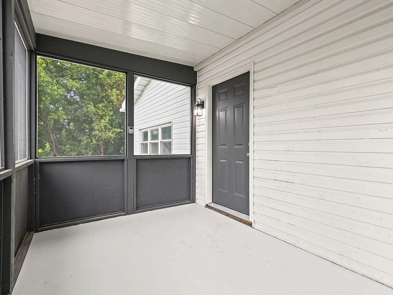 136 Gray St — Photo 2