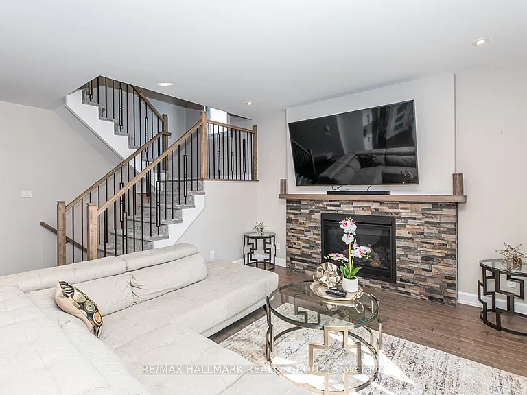 61 Duncanville St — Photo 8