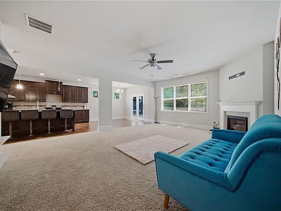 5th image of 1001 Creekhead Dr