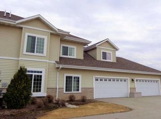 1620 Grey Fox Trl, Mukwonago, WI 53149