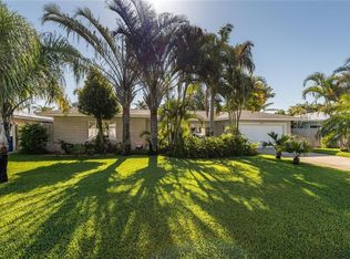 2320 Tropical Shores Dr SE, Saint Petersburg, FL 33705