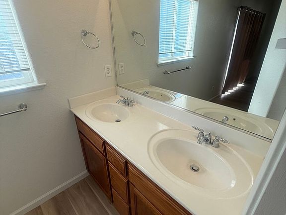 4th image of 2988 La Vina Cir