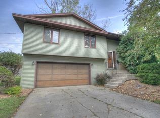1205 Queen Ave N, Minneapolis, MN 55411
