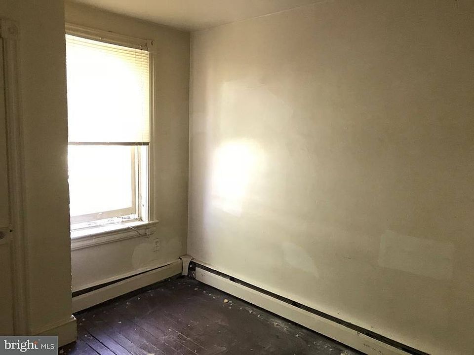 2nd image of 45 W 6th Ave