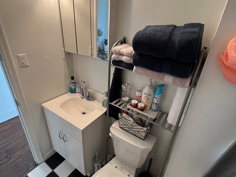 4226 Main St #2F — Photo 9