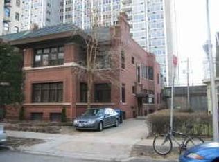 717 W Junior Ter, Chicago, IL 60613