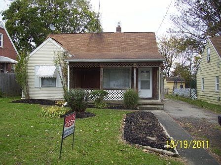 1st image of 233 Carnegie Ave