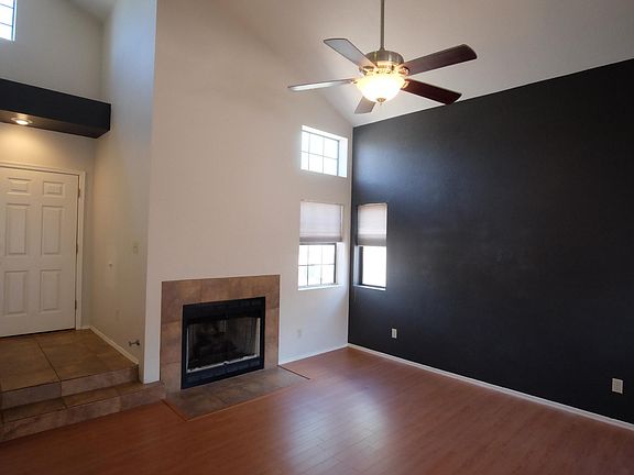 3rd image of 3073 W Country Hill Dr