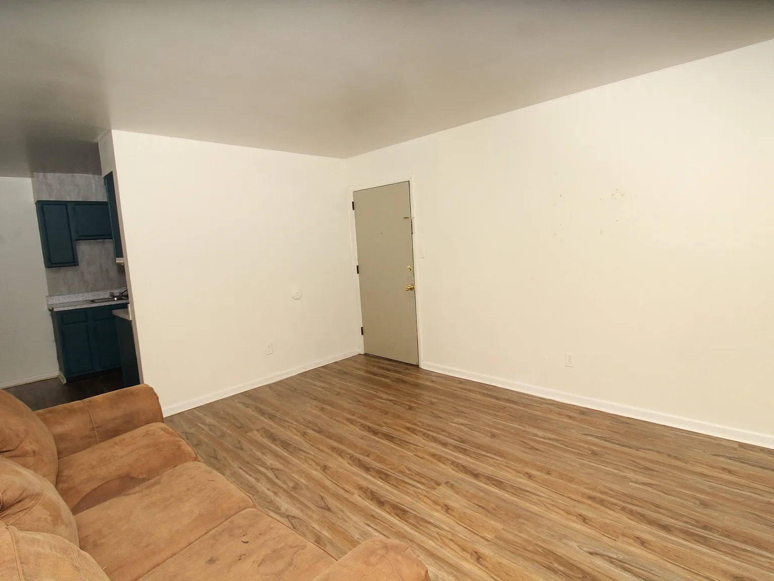 2 bed, 800 sqft, $750 — Photo 2