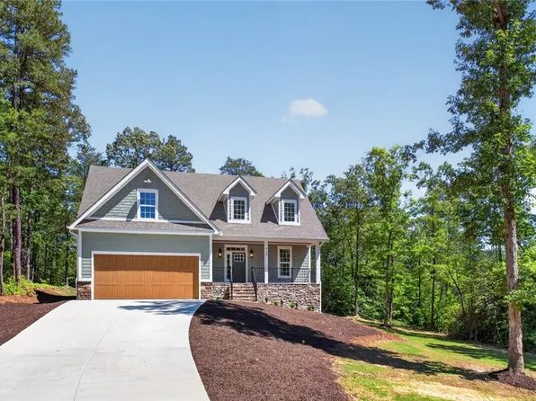 438 Falcons Lair West Dr, Walhalla, SC 29691