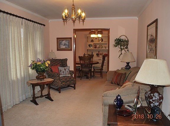 5th image of 114 Fairview St
