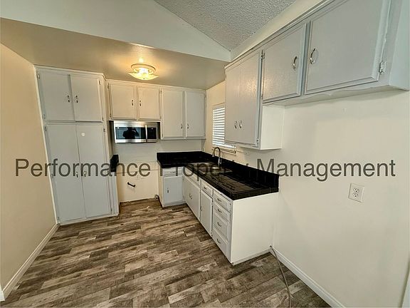 3rd image of 3812 Grissom St