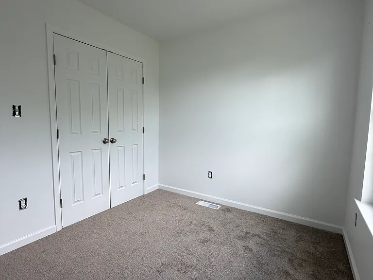 121 Westover Dr — Photo 23