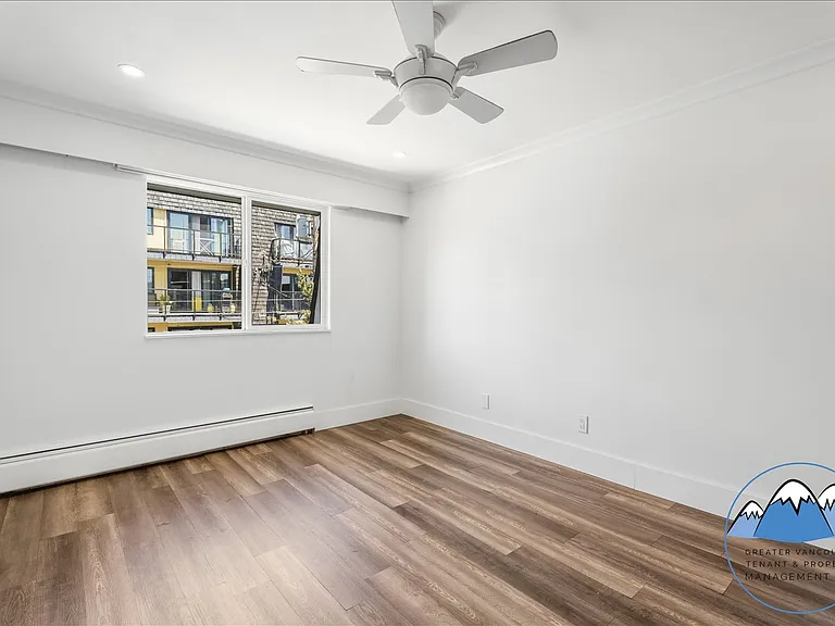 270 3rd St W — Photo 13