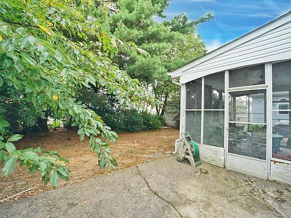 5th image of 309 Crystal Ave