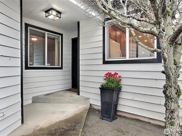 6323 N 26th Street, Tacoma, WA 98407