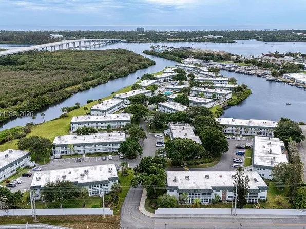 2800 Indian River Blvd, Vero Beach, FL