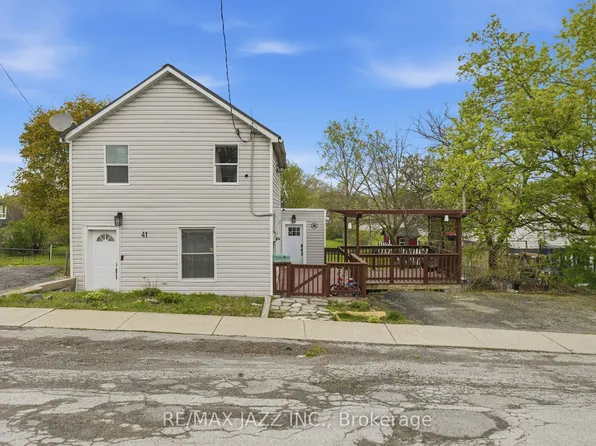 41 Baldwin St, Belleville, ON K8P 2V2