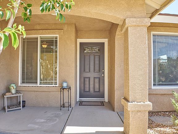 3rd image of 1209 W Mariposa Ave