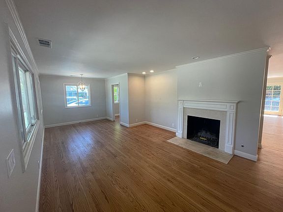 5th image of 368 Calcaterra Pl