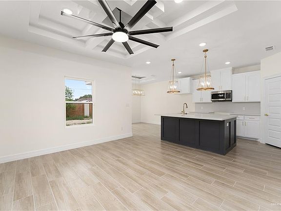 3rd image of 3100 S Auburndale Ave