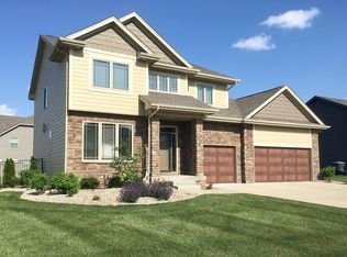 3691 NW 169th St, Clive, IA 50325