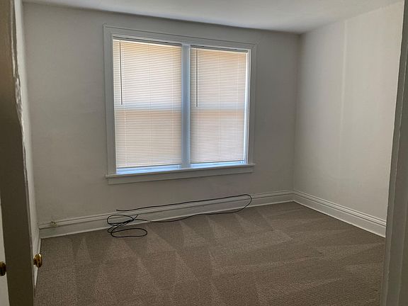 3rd image of 3904 Hereford St Floor 2
