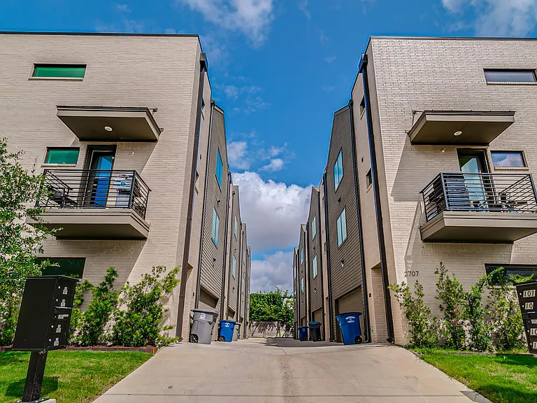 2707 Kimsey Dr #101 — Photo 1