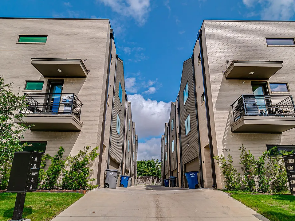 2707 Kimsey Dr #101