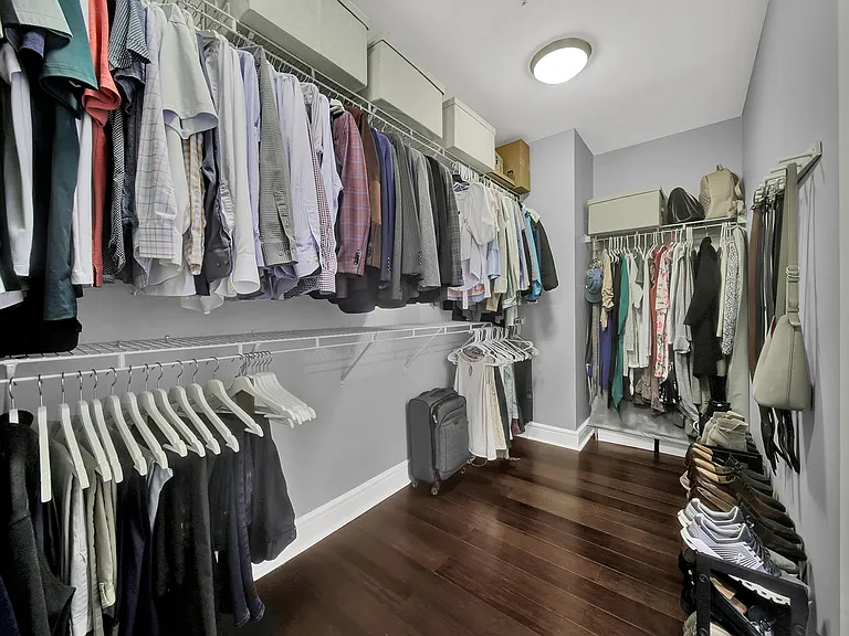 333 W Trade St #908 — Photo 23
