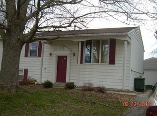 2204 Clover Ln, Valparaiso, IN 46385