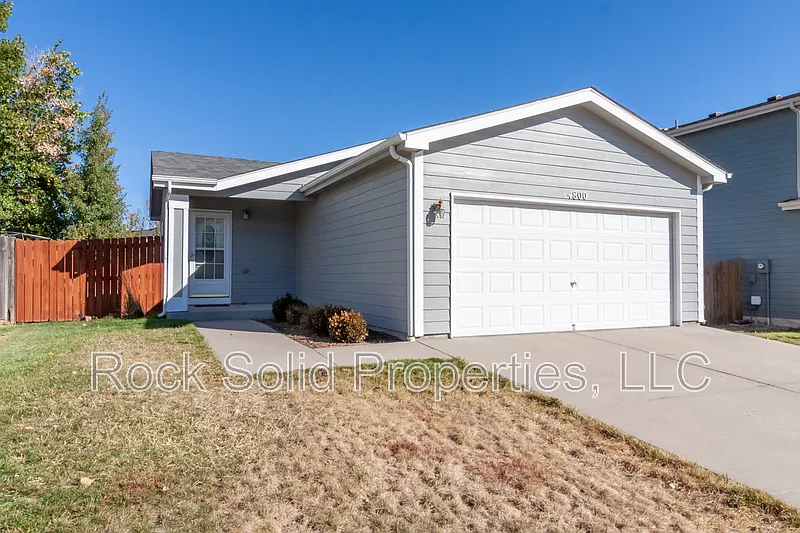 4800 Saddleback Dr