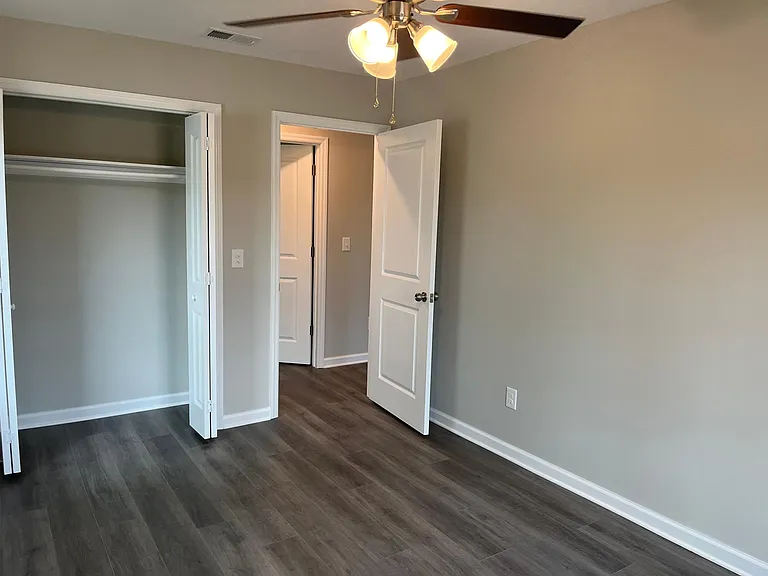 610 W Buena Vista Ave #4 — Photo 7