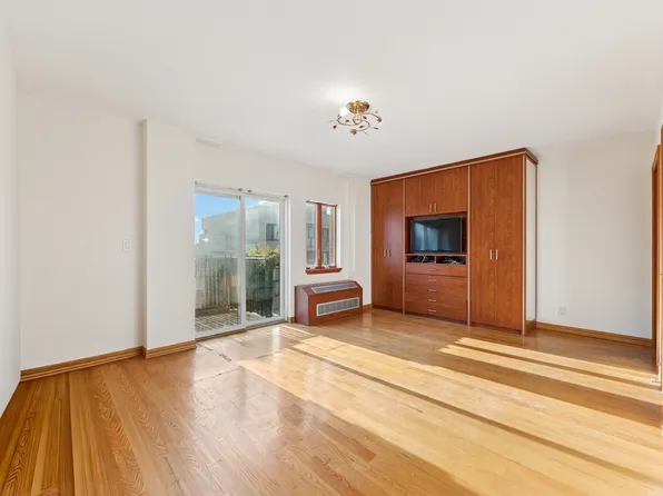 2964 Brighton Sixth Street image 2 of 26