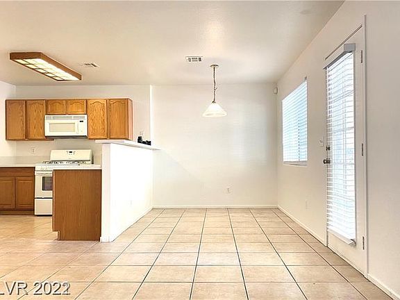 2nd image of 2520 Sierra Luna Ave Unit 103