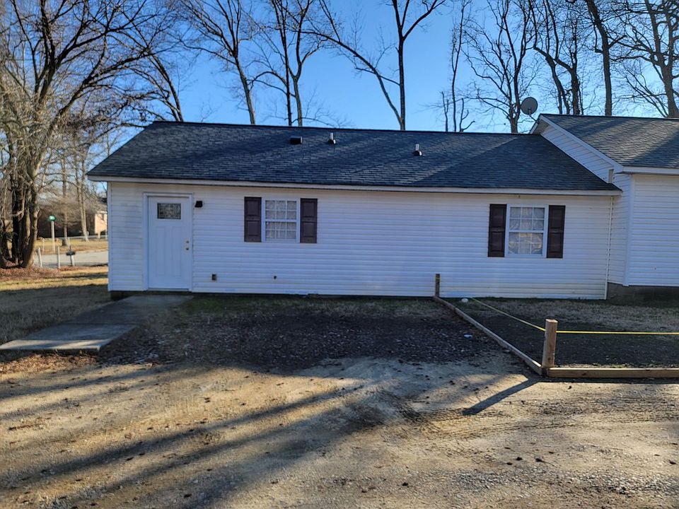 1st image of 711 Rollins St