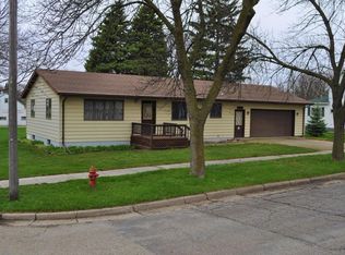 318 Main St S, Renville, MN 56284