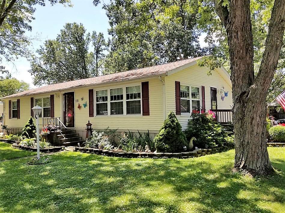 1st image of 132 Twin Lake Dr