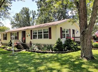 132 Twin Lake Dr, Elyria, OH 44035