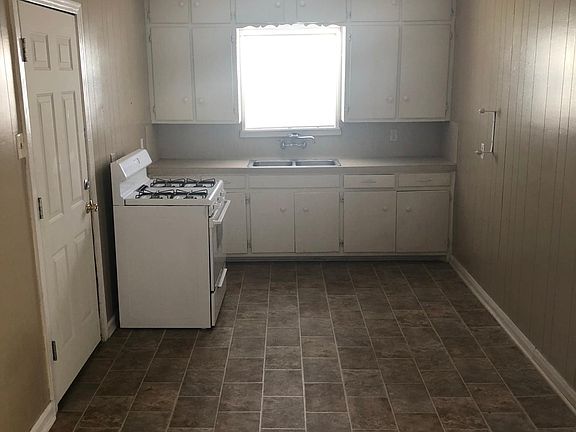 4th image of 3117 North Dr