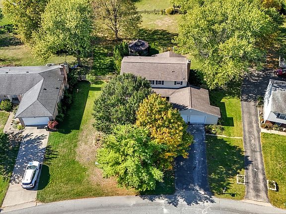 3rd image of 7717 Whitehall Cir W