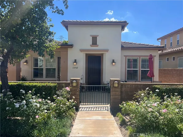 23762 Maple Leaf Ct, Santa Clarita, CA 91354