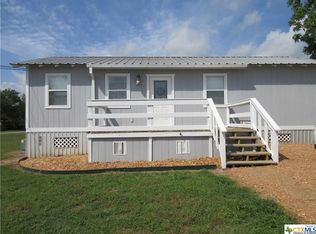 208 Garrett St, Yoakum, TX 77995