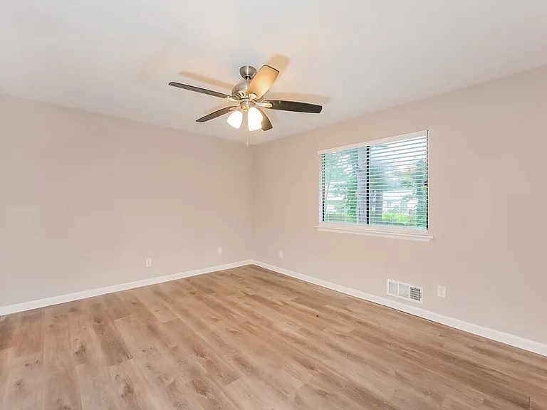 3824 Princess Ct — Photo 10