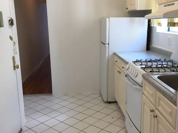 1505 Lexington Avenue image 1 of 5